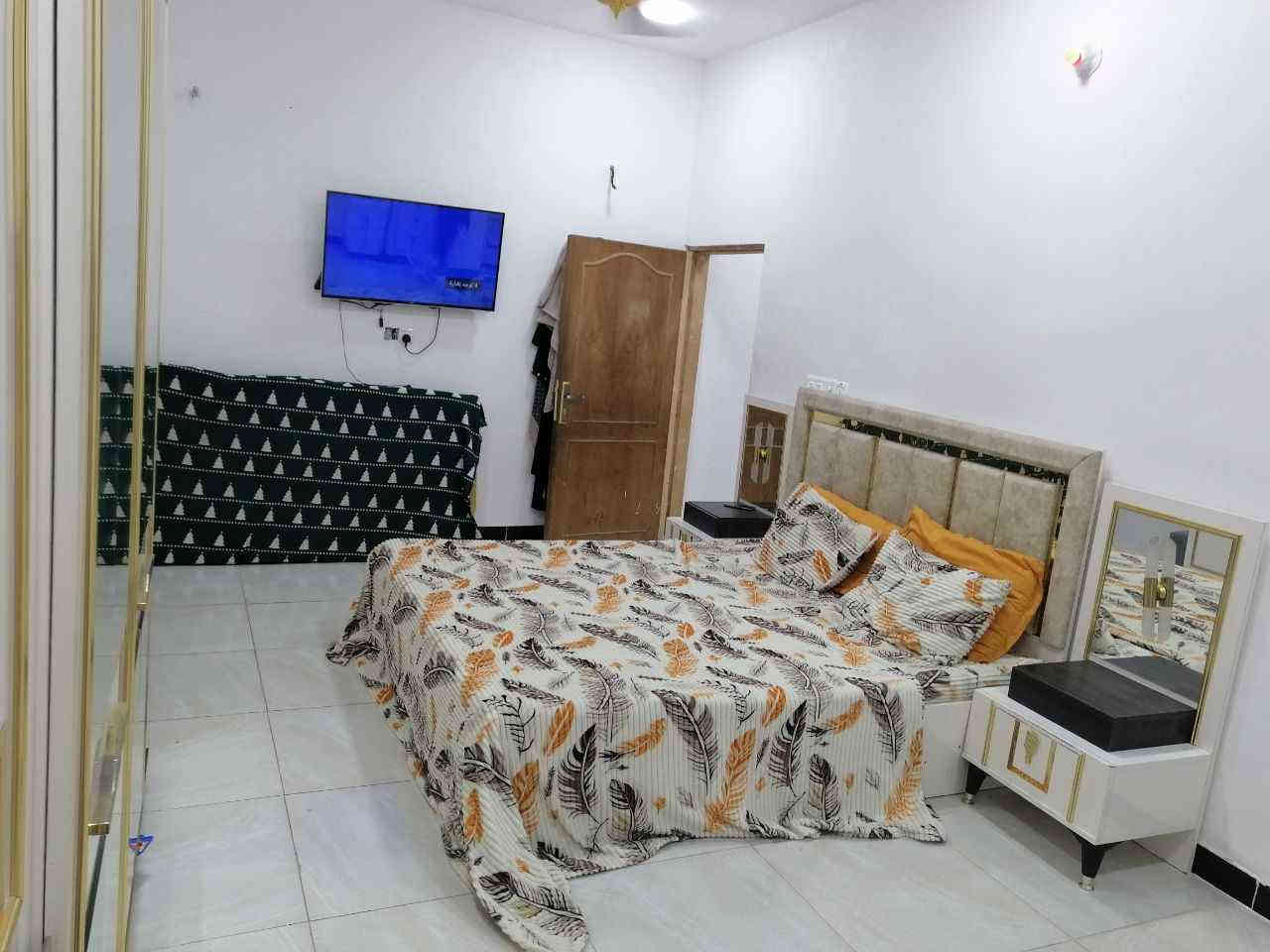 المساحه 100 مربع ركن طابو زراعي 
العنوان شارع المعمل مقابيل اسواق حسين الرماحي قبل جامع الخزاعل 
غرفه 1
حمام 1
مطبخ
صاله 
استقبال مأسس غير مبني 
اساس حجر وسقف صب 
بناء بلوك 
السعر 28 وبي مجال للشراي 
للأستفسار 
*********** النجف
