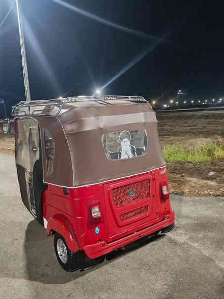 سلام عليكم تكتك للبيع موديل 22 شهر 12 اوراق اصولي خالد وصادق السعر 8اوبيه مجال حك  رقم الهاتف ***********
