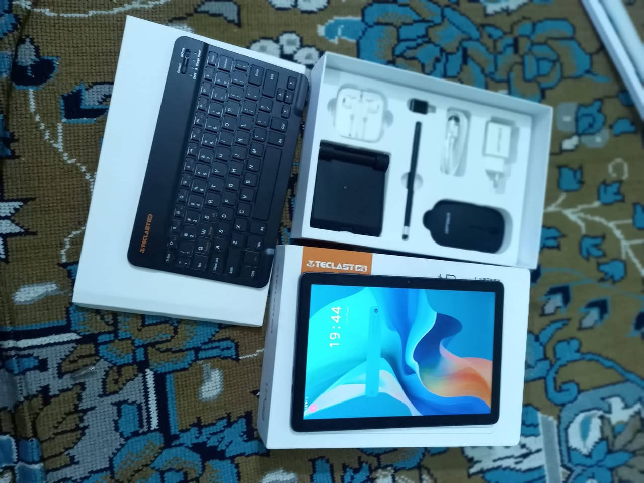 ايباد جديد الذاكره ١٢٨  سعرة ١٨٥  مكاني بغداد حي البتول قرب فلكة حي النصر رقم الهاتف ***********
