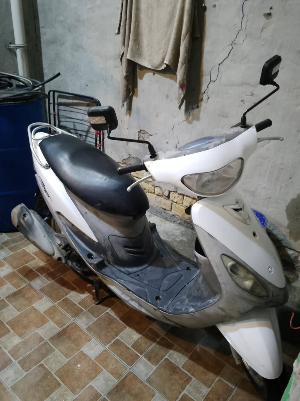 سلام وعليكم دراجه ماكس للبيع نضيفه او حلوه دراجه مالت حاويه ختم وحد سعر الدراجه 650 العنوان بابل شارع 80قرب مدينت العاب***********
