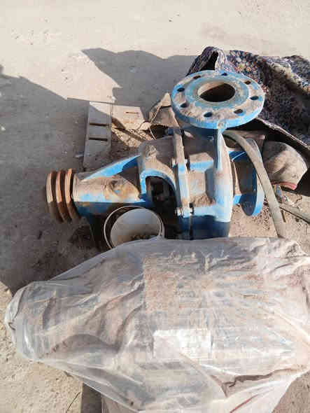 السلام عليكم ورحمه الله وبركاته يوجد ماطور كهربائي 15حصان +خنزيره ضاغطه +ستارتر +صونده ام الربعه 14متر +سيت ولف +قاعدة  / بس توكل على الله وتشقل/ للاتصال زين *********** اسيا *********** مكان البوعجيل  السعر 650الف وبي مجال قليل
