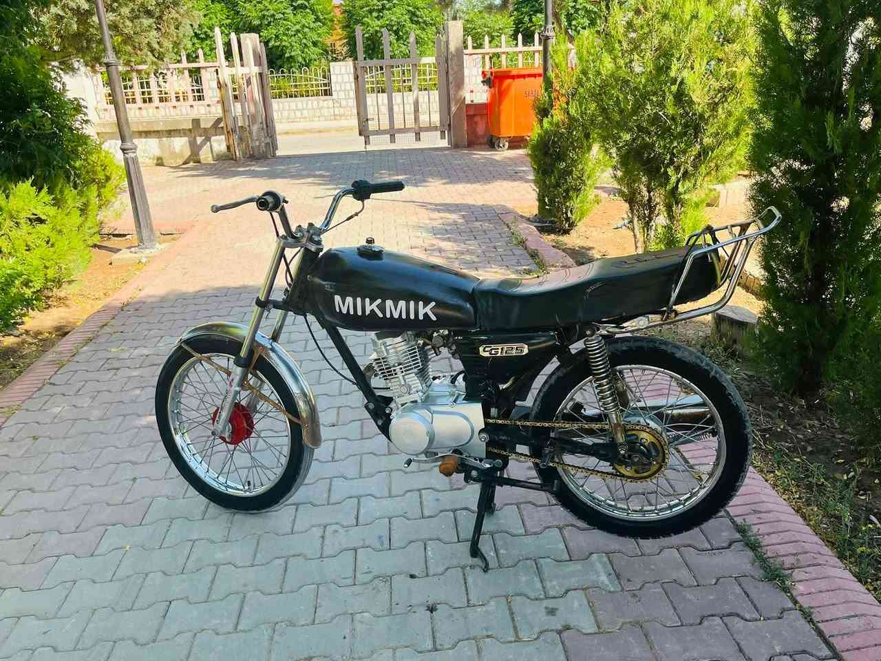 کاکە سلاوی خواتان لیبی ئەم ماتۆرەم هەیە بۆفرۆشتن mkz2024بەشەت ئەیفرۆشم ماتۆرەکە مەکینەی لۆک لۆکە ٤کەپس هەلە دا قەترە رۆن دان دوکەل هیچی نیە فول فول سەنترە دەرزو لحیمیشی نیە سیعریشی هەرزانو تالان ٢٨٠یەک کەمی مەعمەلە  گۆرینۆش ئەکەم شوینیش شارەزوور ئەدمین🖤


**إذا كنت صاحب هذا الإعلان وتريد حذفه لأي سبب، رجاءا أرسل رسالة إلى الدعم الفني**