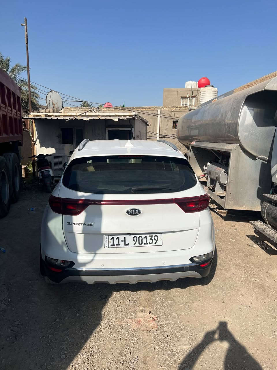 كيا سبورتاج موديل 21 بها بارد قليل ملاحظات كلش بسيطه سياره بصمه تشغيل عن بعد حساس خلفي سياره على وضع الشركه خير من الله باسمي رقم بغداد العنوان بغداد سعر 190 بها مجال شيء بسيط *********** سياره ماشيه 105,000
