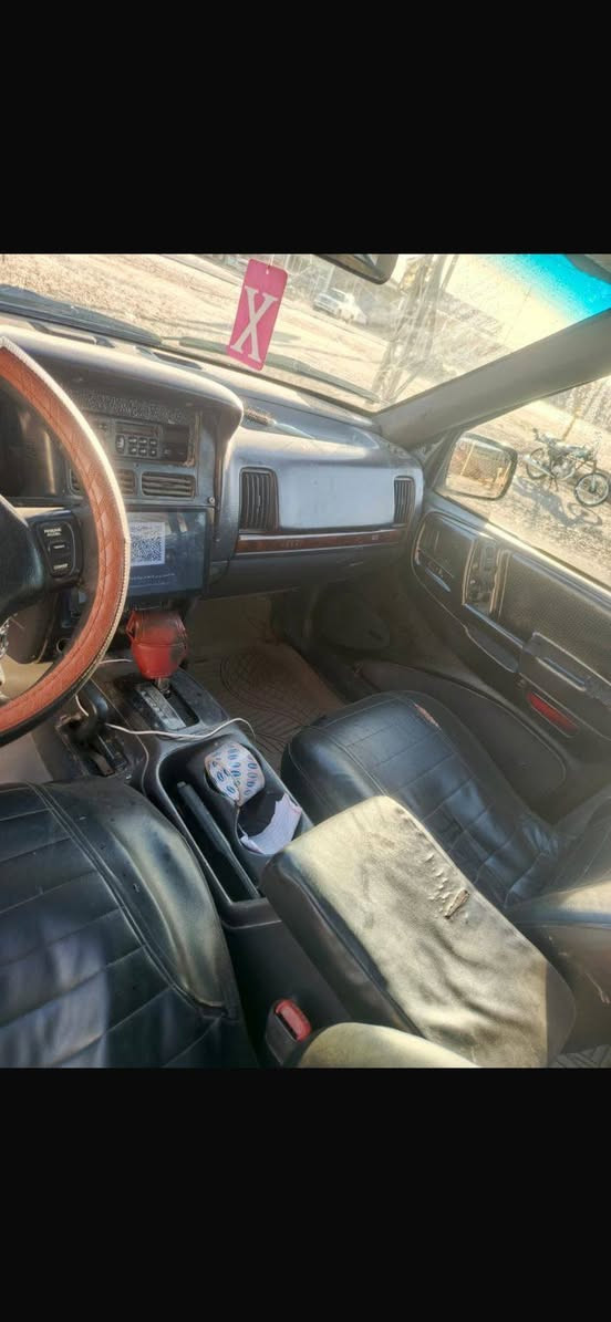 السلام عليكم
جيب شيروكي موديل ١٩٩٣    رقم ديالى الانكليزي بدون حادث مصبوغه جماليه كير وَمكينه محور في في تي كهرباىيات شغاله كلهة شرط التحويل كله اصولي عنواني بغداد اللامين السعر 41ورقه وبيهة بسيط
***********
