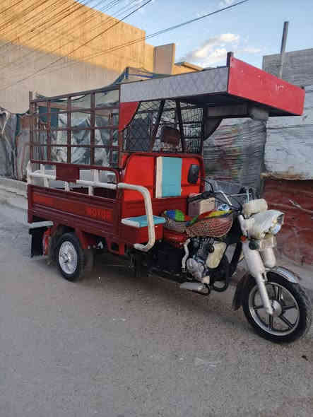 سلام عليكم ورحمة الله وبركاته
ستوته البيع موديل 23 عداد الكتروني مكمرك 
سبير مو نازل ستوته محرك مامفتوح 
مكاني رمادي شارع 60 (السعر 2600)
رقمي ‏‪***********‬‏
