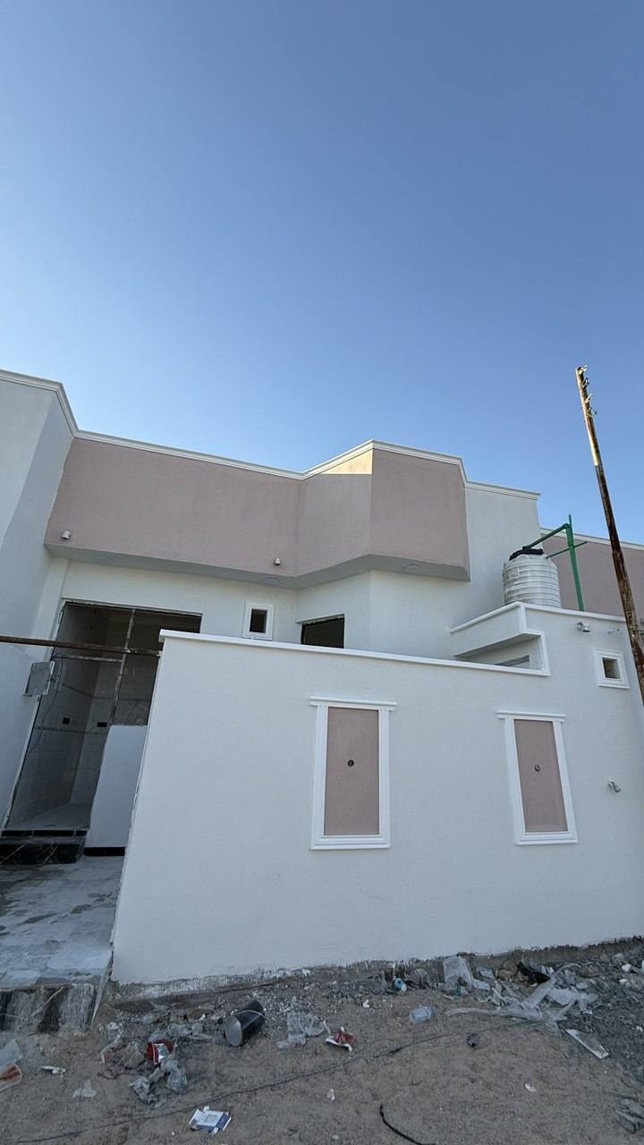 سلام عليكم توفر بيت الجزيره الفيروزيه
مساحه البيت 100متر يتكون البيت من. كراج وحديقه وستقبال ومطبخ  وصاله  وغرفه عدد 2 وصحيات داخليه وخارجيه جنس العقار طابو صرف زراعي بسم عراقي 
سعر 50 وبي مجال حك جيه  🤍
للاستفسار ***********
