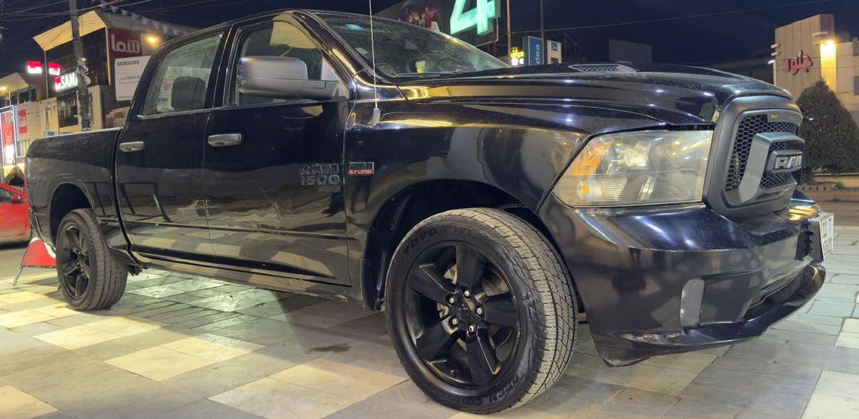 السلام عليكم
رام كلاسك اسود . كامله بدون نقص 
موديل 2022
المحرك 8 سلندر
باب طويل بدي قصير المرغوب
مواصفاتها فور ويل . دبل صالنصه 
كشن كهرباء 
البدي مغلف كامل مع قبق سلايد للبدي 
حادثها من اميركا جاملغ بنيد  ماشيه50 ميل
مكاني بغداد سياره بأسمي 
سعر 250 و بي مجال ان شاء الله 
***********
