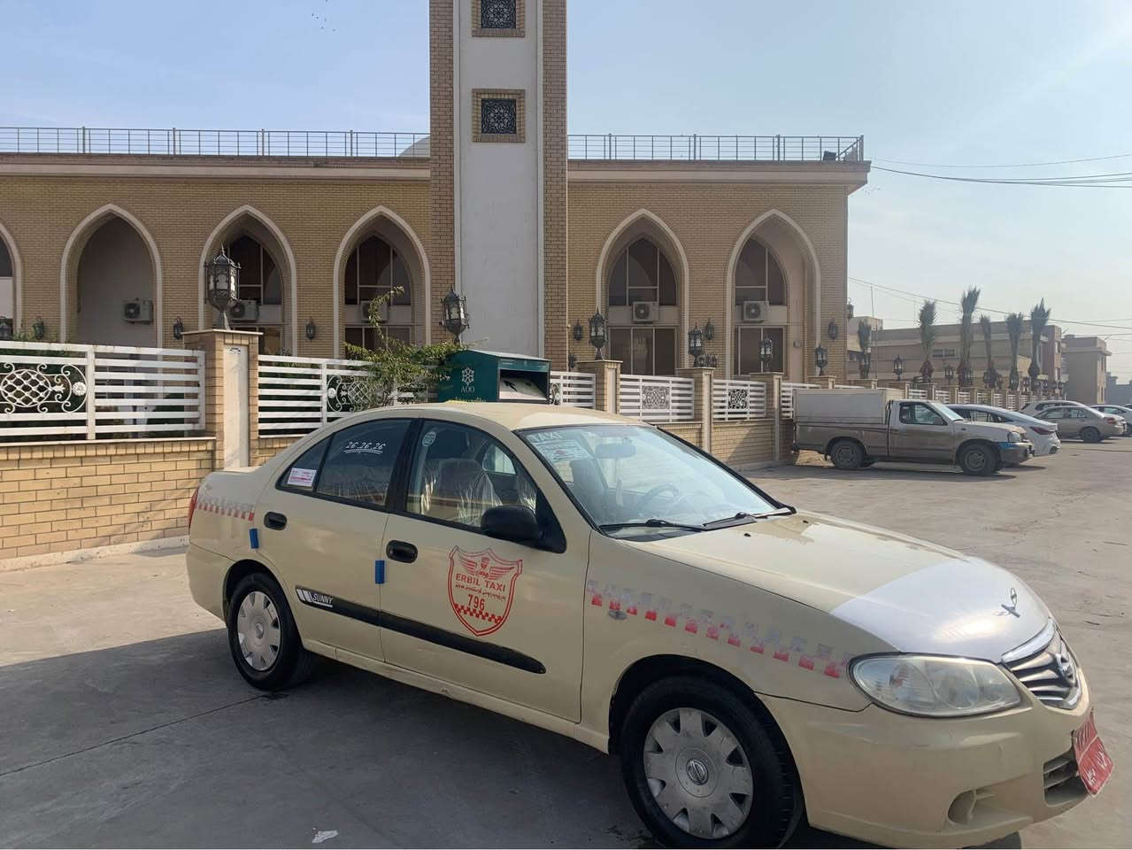 ‎👉نیسان سەنی یابانی👈
‎مۆدیل :2010 گێڕ عادی
‎مەكینە گەورە
‎چوار جام كارەبا و ئـاوێنە كارەبایی 
‎گێڕ و مەكینە و تەبرید بەشەرت
‎كوشین و لایلۆن و گاعی تازەی بۆ بەستراوە
‎كامل جوانكاری بۆ كراوە
‎دەرگایەكی بیلاد گۆڕاوە 
‎چامڵغی پێشەوەی لای سەكن پارچە ڕەشە
‎لایی پێشەوەی بۆنیتەكەی تۆزێك كارتە
‎چەند شوێنێكی بچوك ساردە لە ڕەسمەكان دیاریم كردووە
‎سەقف و شانی بەشەرت 
‎بەناوی خۆمانە (تەحویل و وەكالە ) بەشەرت
‎سەنەوی مانگی 12ی ساڵی پاڕ بەسەر چووە
‎ھەزەی بەسەرچووە
‎نرخ :110 وەرەقە و مەجال

0750 705 1797 أربيل, العراق
