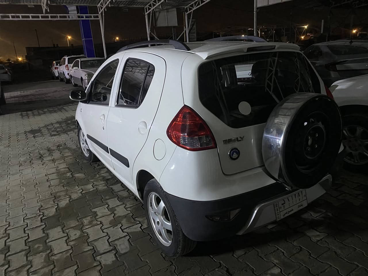 🔴 جيلي باندا كروز موديل 2013 رقم بغداد الماني بأسمي مكاني بالنجف
🟢 كير عادي 
🟢 تبريد شغال 
🟠مال موظف كير ومكينة بلادي ومابيها اي قطعة تبديل فقط طخه بالامام ومصلحه ومابيها نقص

السعر النهائي 45 ورقة

واتساب 
***********
