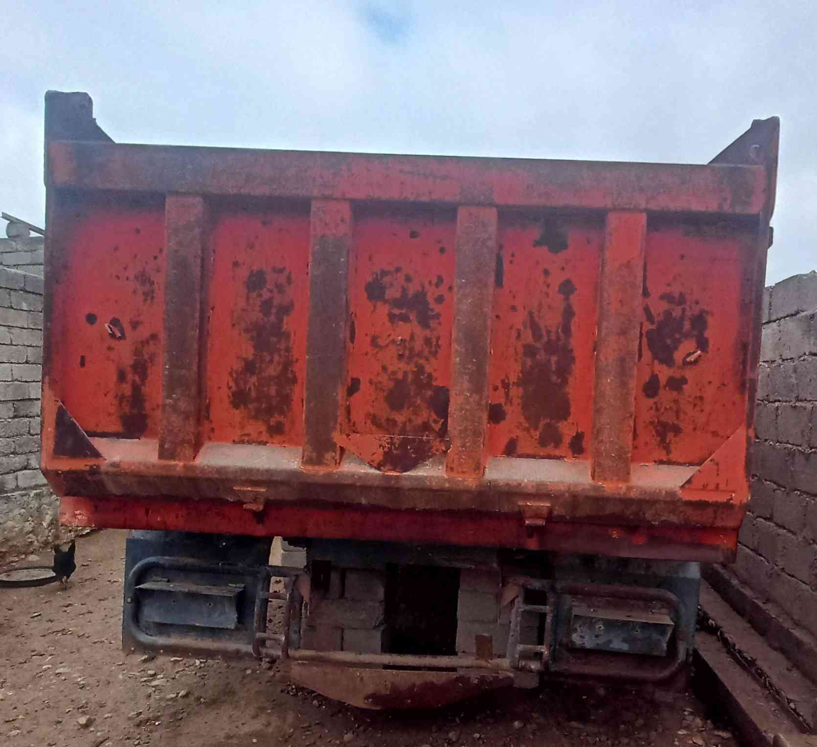 بودي تريله للبيع
الطول 12متر
3دناكير
الرتفاع 180
الاستفسار***********
       ***********
