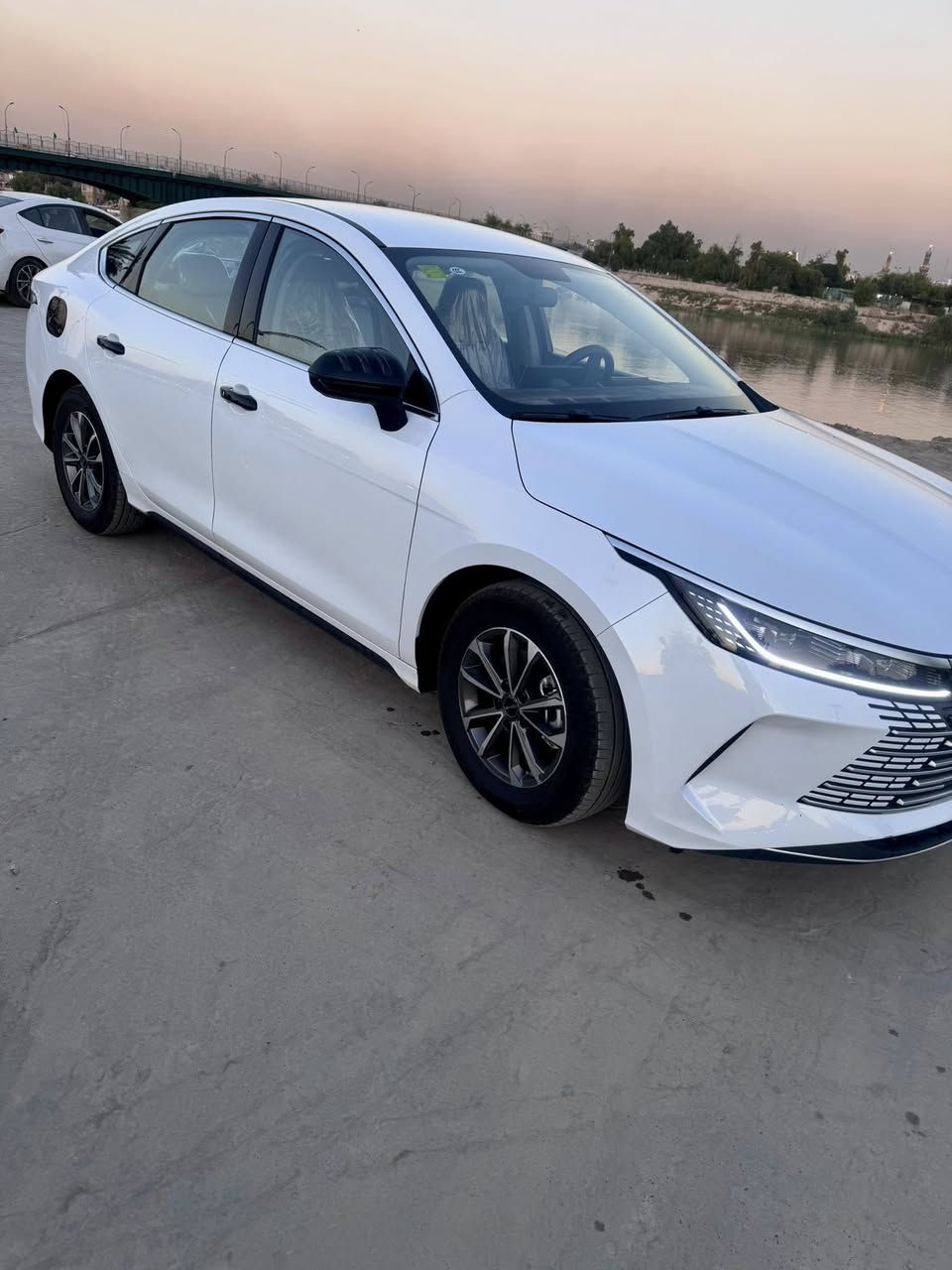 🚘 للبيع: BYD موديل 2025
سيارة بحالة ممتازة (زيرو)، بمواصفات عالية جدًا، مزودة بنظام البصمة المزدوجة وشاشة دوّارة.
🔹 الممشى: 2000 كم فقط.�🔹 كفالة عامة سارية على السيارة بالكامل.�🔹 الملاحظة: أثر بسيط جدًا في باب السائق نتيجة سقوط دراجة نارية على السيارة أثناء توقفها، ولم يتم إجراء أي تصليح لها.�🔹 التحويل مباشر وفي اسمي.�🔹 الموقع: الكاظمية المقدسة.�🔹 السعر: 19 مليون و700 ألف دينار عراقي.
📞 للتواصل:�***********
