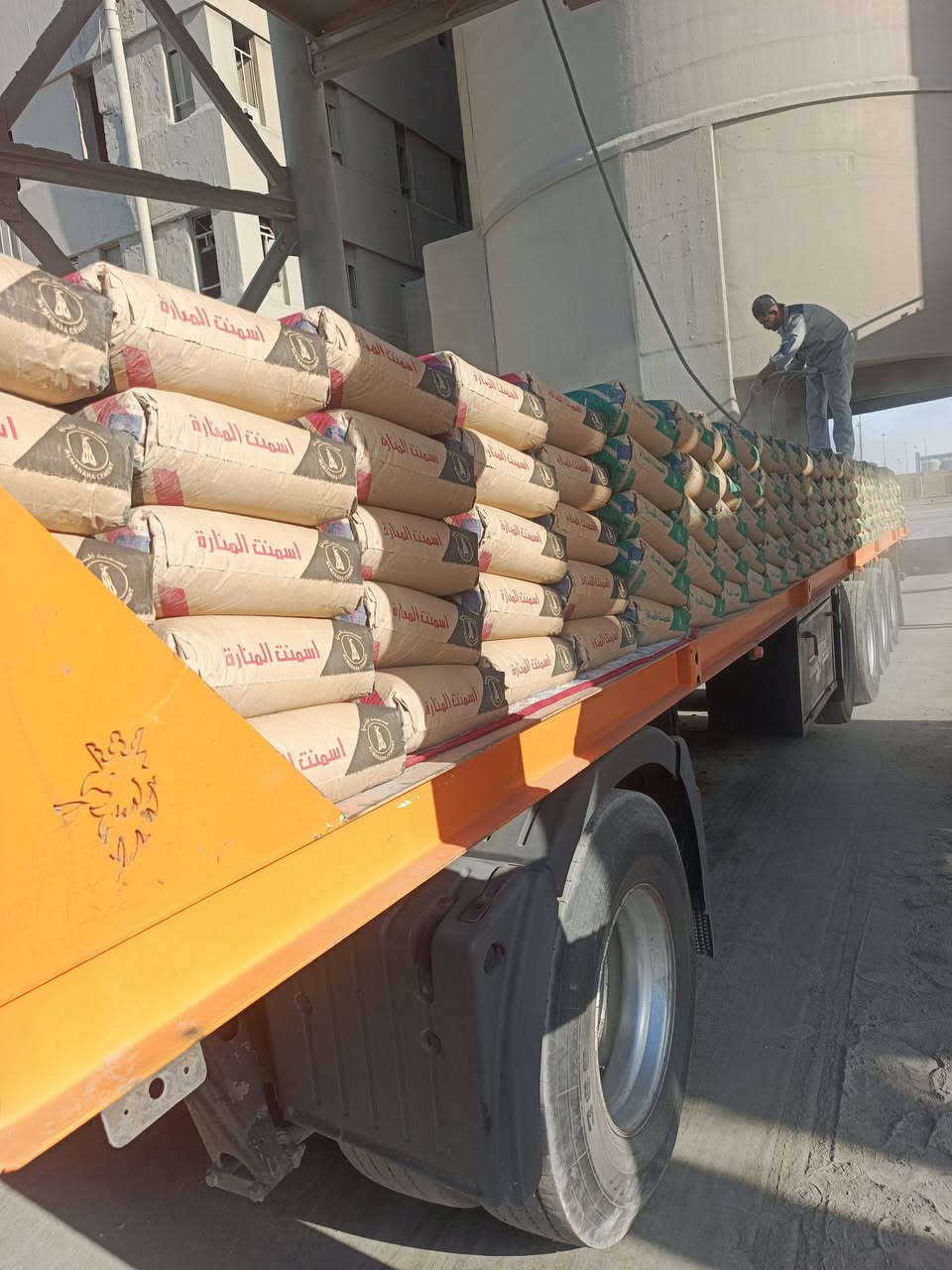 السلام عليكم عربانه اوربيه للبيع مزوج بلادي R11 تخم تاير ب80 وبيهه مجال ***********
