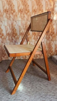 كرسي • قابل للطي • جميل
