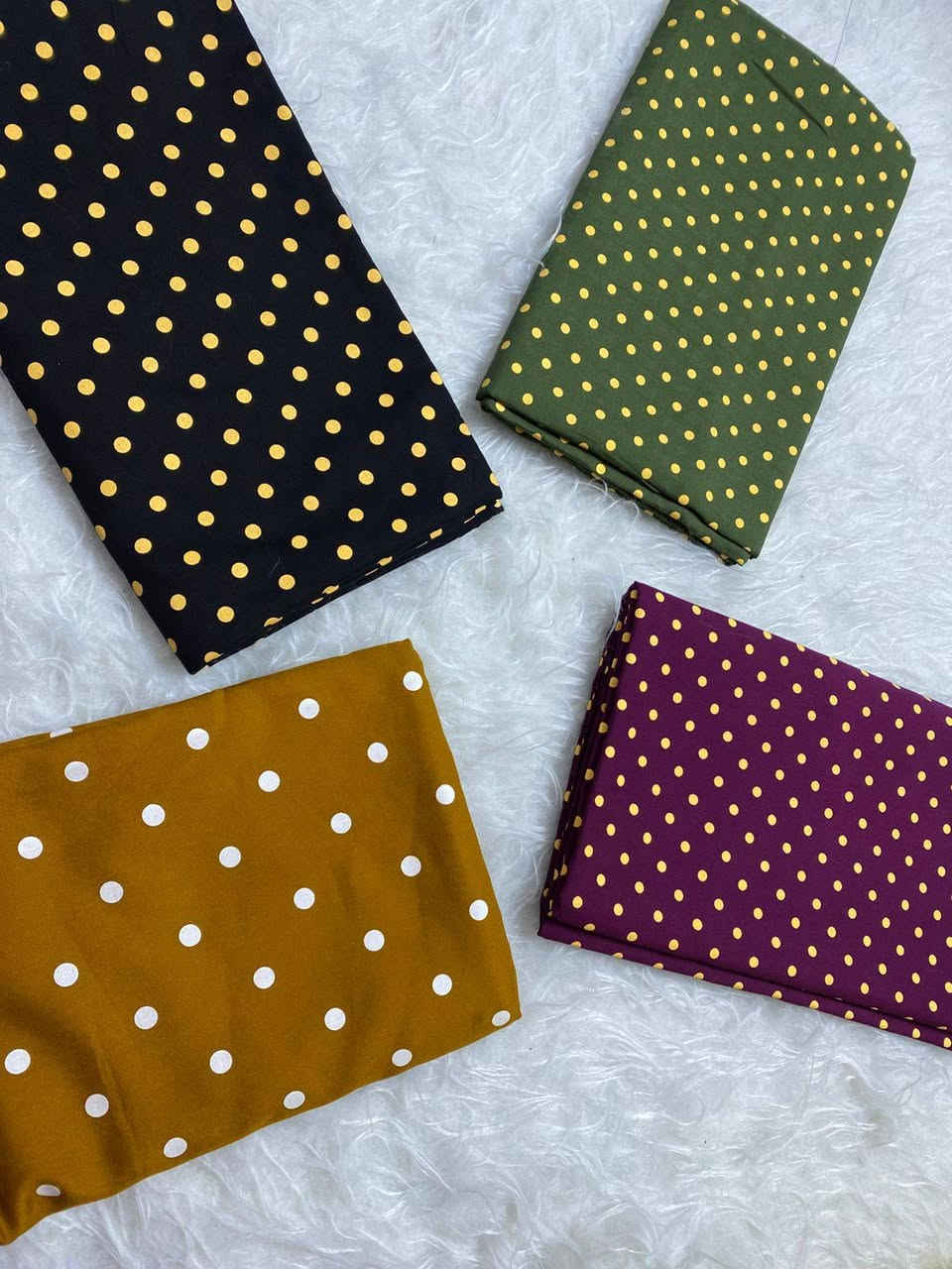 كشمير دبل صبغه السعر ٥  جمله ومفرد  الحجز وات ساب *********** يوجد توصيل سريع لكل محافضات العراق
