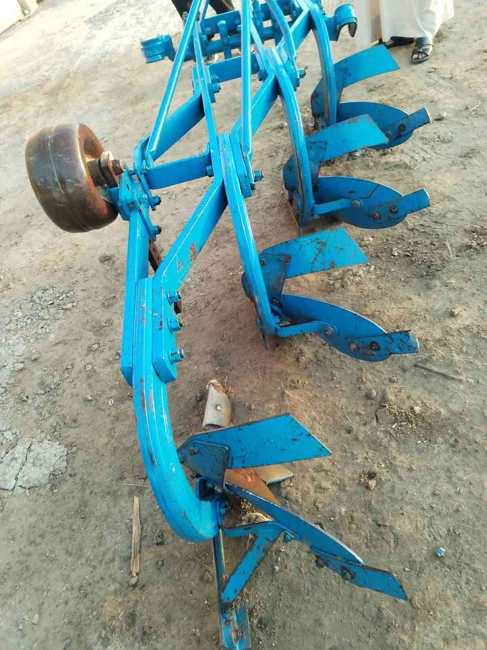 للبيع فدان تركي البير حجم  ٨ رباعي 
فدان جديد ما مفتوح بيه برغي 
العنوان واسط النعمانيه 
***********
***********
