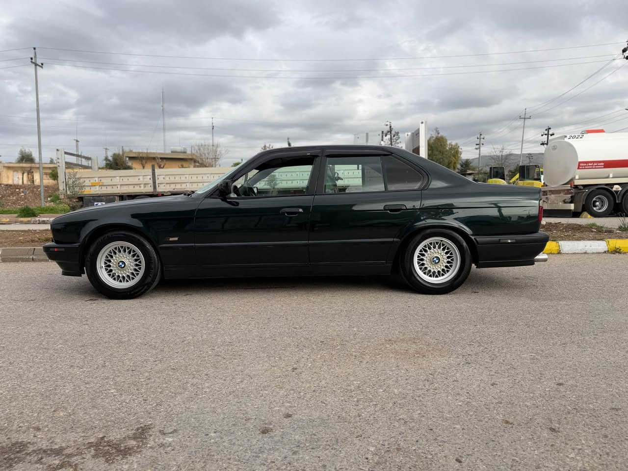 بە ناوی خوای گەورە
بۆ نرخی نامە بنێرە یان تەلەفۆن بکە لە خزمەتتدام
BMW 525i 1995 
525i گێڕ عادی 
‎ئاڕمی پلاستیکی هەولێر 
‎ئاڕمو ئەوەلیات بەشەرت 
‎ڕەنگی زیتونی 
‎ناو سپی 
تەحدید سورعە
دەبڵ ئێرباگ
‎کوشن جڵد و هیتەر 
‎گێچ ئەڵقە 
‎٤ جام کارەبا 
‎دەعمی نیە قرچێکی بەسیتی هەیە ناوی نەگرتوە 
‎تەقەو ڕەقەی نیە 
‎کارەبای و گێڕ و مەکینەی بەشەرت 
‎ساڵانسای سپۆڕتی لەسەرە 
‎تەبریدو گەرمی مەزبوتە 
‎پێش پانە
‎تایە و ویلی مشەبەکی لۆک 
‎بۆیاخی دەرەجە یەکە لە جوانیا 
‎خورفەی دەرەجە یەکە 
‎لەڕەسمەکانا چۆنە ڕوبەڕوش وایە وەک ڕەسمەکان نەبو مەسرەفی ڕێت عایدی من 
‎ئەگەر موشتەریت تەلەفون بکە سەیارە بە نامە و مەسنجەر ناکڕێت 
گۆڕینەوەش دەکەم لەسەر دڵگرتن
شوێن: عەربەت
***********
*********** السليمانية, العراق
