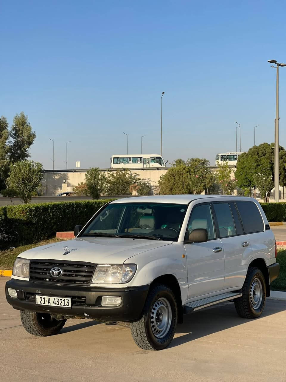 مونيكا  موديل ٢٠٠٠
سياره نضيفه 
٣ قطع صبغ بدون دواخل 
محرك كير شرط عليها منضومه غاز تركي 
رقم اصلي مسطره تريد وكالة تريد تحويل شرط
تخم تايرات جديد سبير تعليك 
٧ راكب 
سعر السياره ١٢٠ وبيها مجال بسيط 
مكان السيارة متواجد اربيل موصل 
رقم:***********
***********
