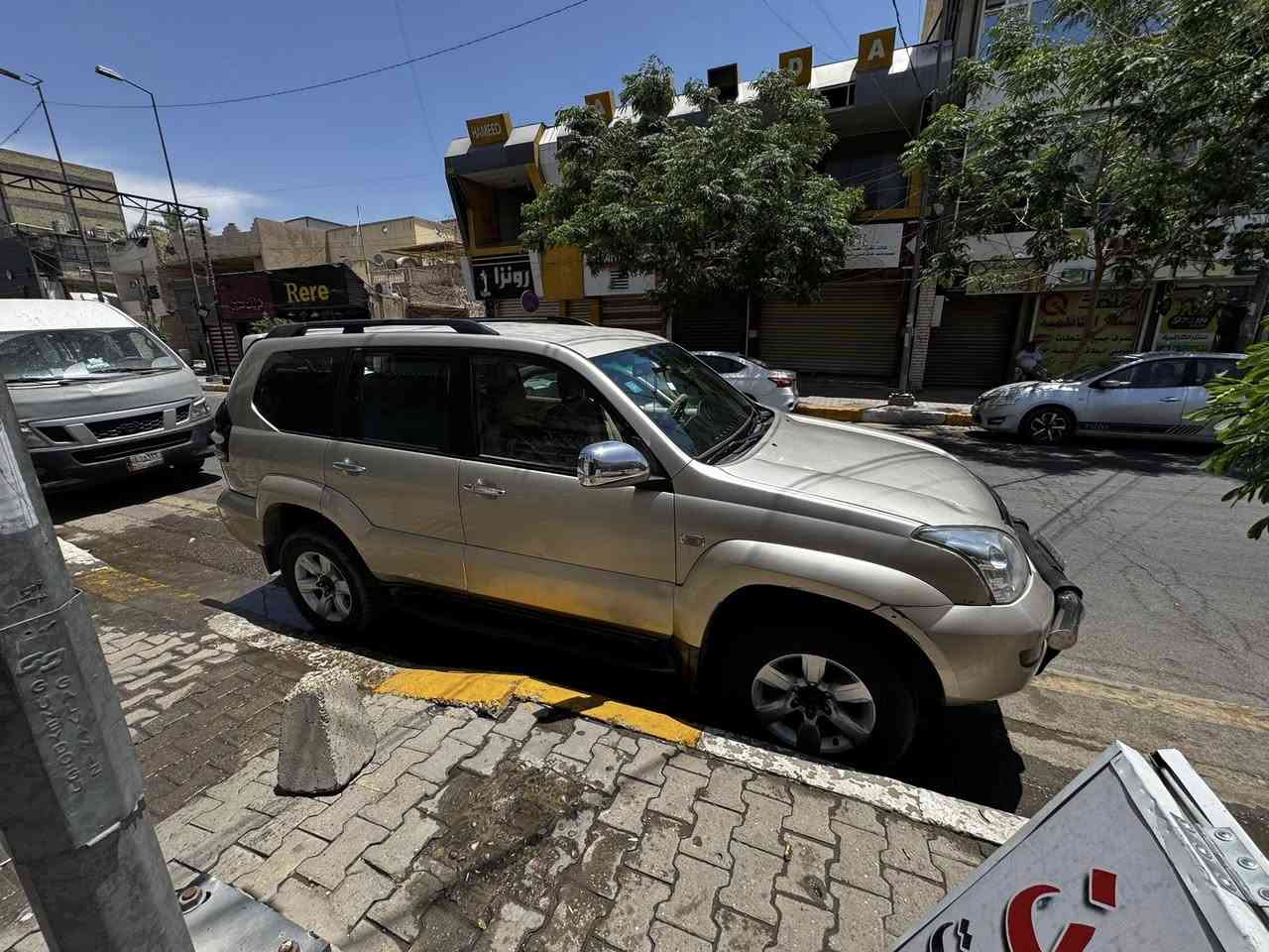 السلام عليكم لاند كروز برادو 2008 لون ذهبي . فور ويل مع لو گير . تحكم مري. كامرة خلفية ، شاشة اندرويد ، تدفئة وتبريد خير من الله و6 قطع ، بيها منضومة غاز ايطالي مال دولة مع الكارت الاصفر .
دبل تانكي ،الجام اوتو وبي عازل حراري من كل الجهات ، مع درع امامي .دسكات جدد .تخم تايرات جدد . سنويتها لل 2031 السيارة بأسمي وجاهزة تحويل ثاني يوم رقمها بغداد . ما بيها سونار الي يجي اسويلة سونار على حسابي ، بيها جراد بل قمارة وضربات خفيفة ، 
مكاني بغداد الكاضمية ورقمي ***********🌹للبيع او مراوس بكورلا هايبرد او byd سيل فايف او دستروير  السعر( 135)
