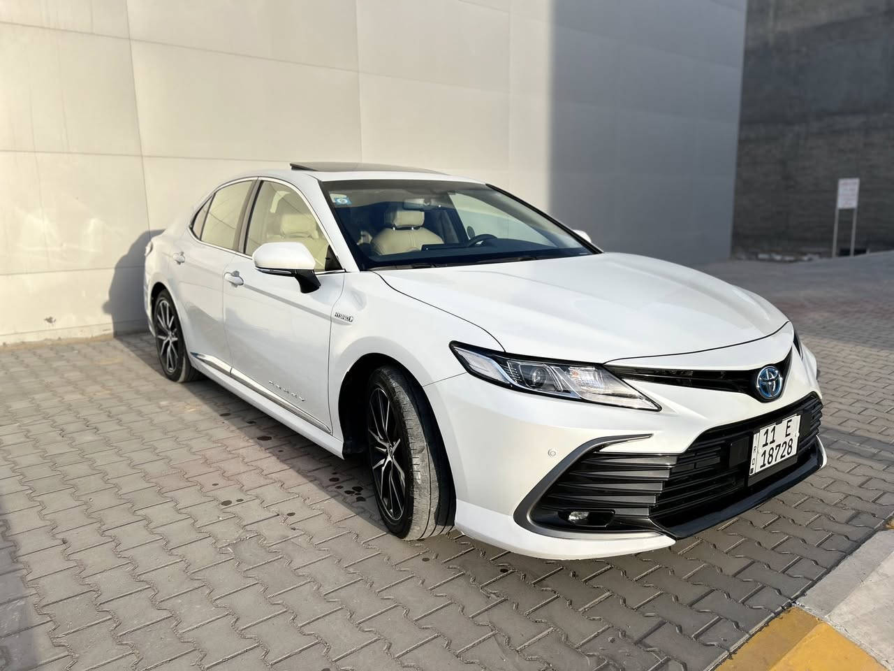 تويوتا كامري 2024 هايبرد فئة GLE
الفول بالخليجي وكالة عبد اللطيف جميل 
كفالة عامة  

التفاصيل :
 خليجي 
السياره  على وضع شركة
ماشية 50 الف  كم 
الموديل 2024
 سعة المحرك 2.5L
 عدد AIR BAG 8 
 حساسات أمامية 
 حساسات خلفية
 لايت زينون + LED
 كشافات 
 سلايد رووف  
 ويل كب 18  
مفتاح التشغيل بصمة 
 شاشة 
 كاميرا دوارة 
الانارة الداخلية LED
المقاعد لون أبيض
  مقعد السائق كهرباء 
مثبت السرعة Cruise
 المودات والأوامر الصوتية
 أوضاع القيادة  Drive Mode 
 حساسات ضغط اطارات 
 قطعتين تبريد
 هاند بريك كهرباء 
‏  ABS
‏ Auto Hold  أوتو هولد
 نظام مانع الانزلاق
 اشارة في المرايا الجانبية قابلة للطي كهرباء 
 مخرج منفذ الطاقة 
‏ Bluetooth / USB
بردة خلفية كهرباء 
شاحن هاتف Wireless    
وكل غراضها الاصلية مال الشركة موجودة 
مكان السيارة تكريت 
***********
