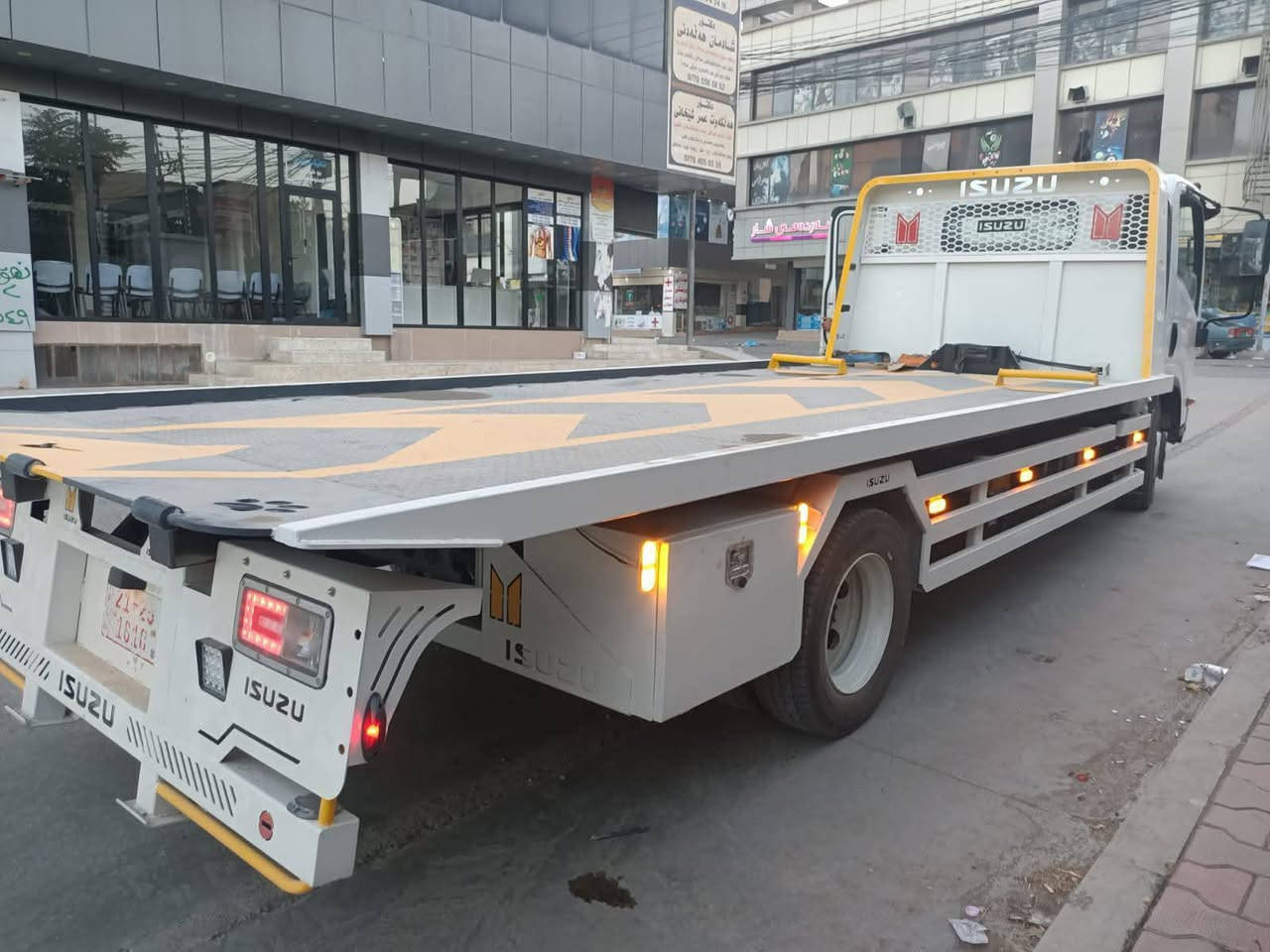 السلام عليكم كرين سطحي يعمل على مدار 24 ساعه  يعمل جميع المحافظات لنقل السيارات المكان  بابل الاستفسار ***********
