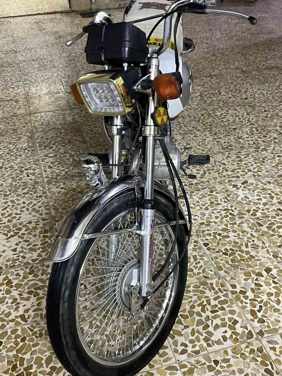 سلام عليكم.مطور 2020 مطور جديد شرط قبق فيلس ما مفتوح
باب2: ويرمنيه كامله تايات جديده مكينه خرسه كليجا المكان جانب الايمن حي زنجلي 
سعر ٥٢٥ وبي مجال شي قليل ***********
