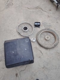 ويل اثنين امامي واحدبيهن عواج مبين يتصفه وصندوك دلفري وعينه كامن وسعره...