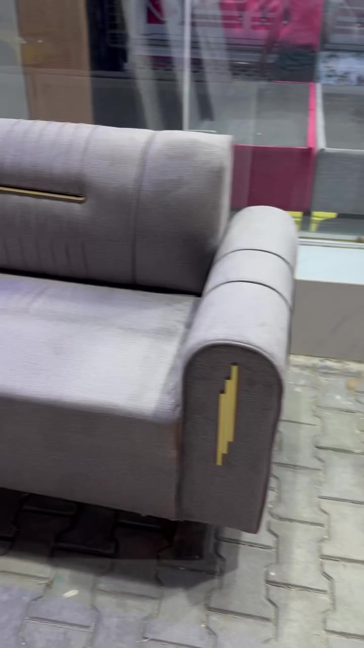 يالله اللهم صلي ع محمد وال محمد 
ديوان مقعد بلوك اسود  اسفنج ١٠ مميز اول سعره ٤٧٥ 
٦قطع ٧ متر 
متوفر اكثر من موديل متوفر ايضا للمساحه الكبيره يوجد٢٠نفر
العنوان كوت زين القوس شارع مله قرب فرن رحمه 
للستفسار ع رقم *********** واتساب اتصال
