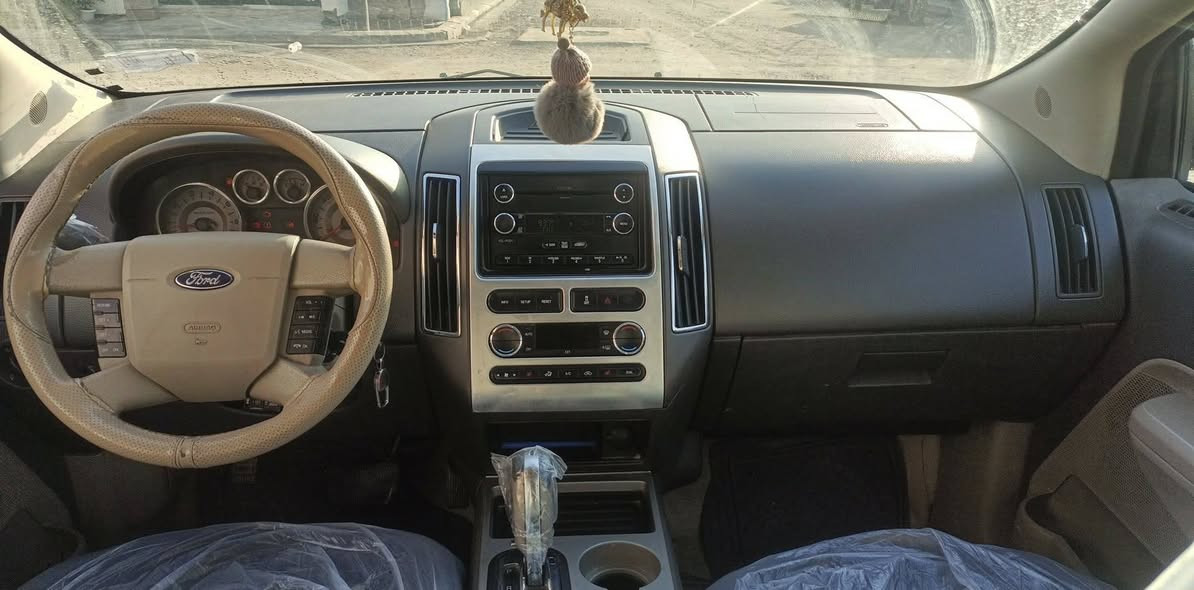 فۆرد 2010 بۆنیت سبوخ هەولێر کامل مواسەفات تەبریت ساردو گەرم بەشەرت گێڕو مەکینەی بەشەرت  *********** أربيل, العراق
