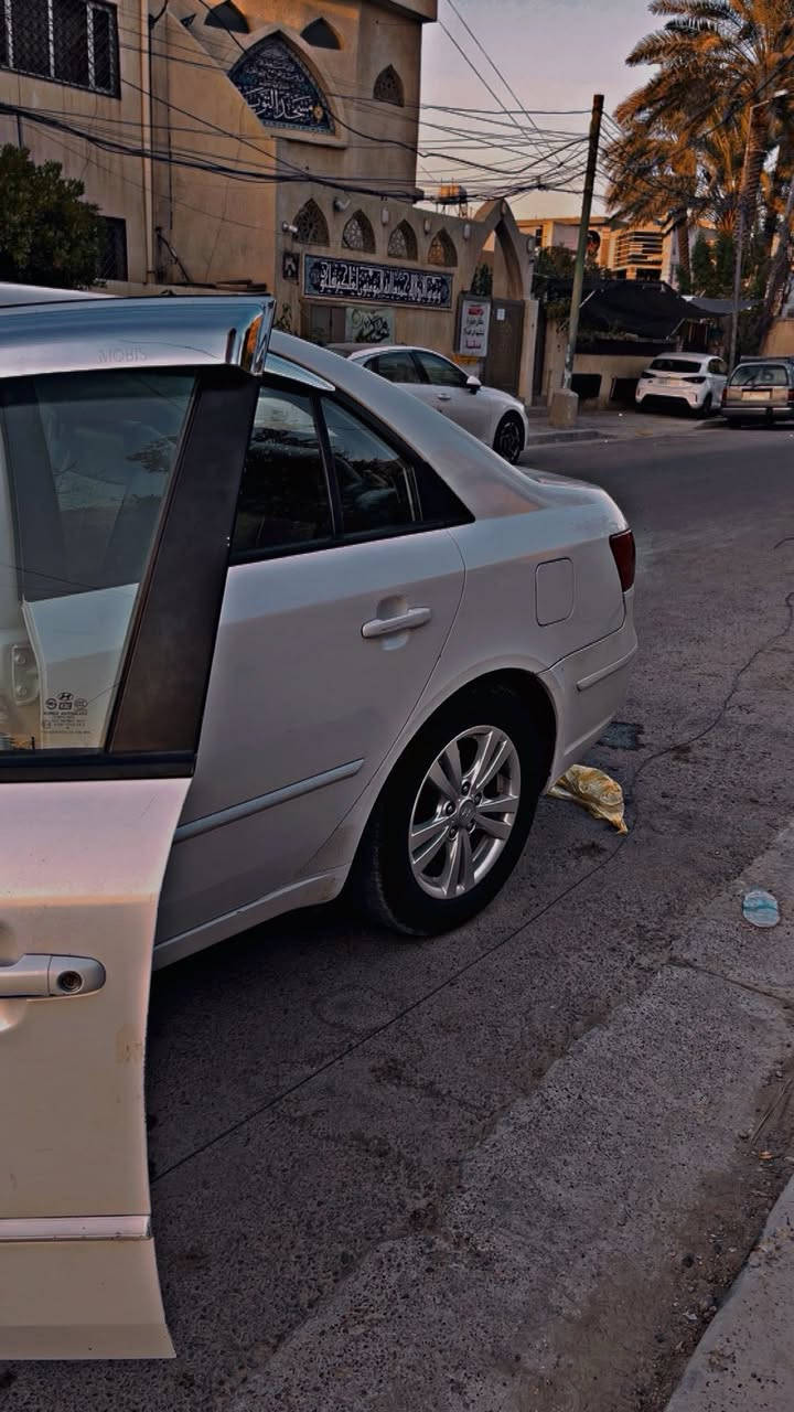 السلام عليكم سوناتا موديل2009 خليجي داخل صاج رقم بغداد مشروع وطني باسمي مكفوله من الحادث والصبغ منضومه تبريد كامله جديده تدفأ تبريد شغاله كهربائياتها كلها شغاله السياره نقصها نص صدر خلفي وبيها ملاحضات كم طخه وشخط سنويه ساقطه ورقم القديم مو الأنكليزي وعليها غرامات سعر 120  وبيها مجال للاستفسار ***********
***********
مكان السياره بغداد
