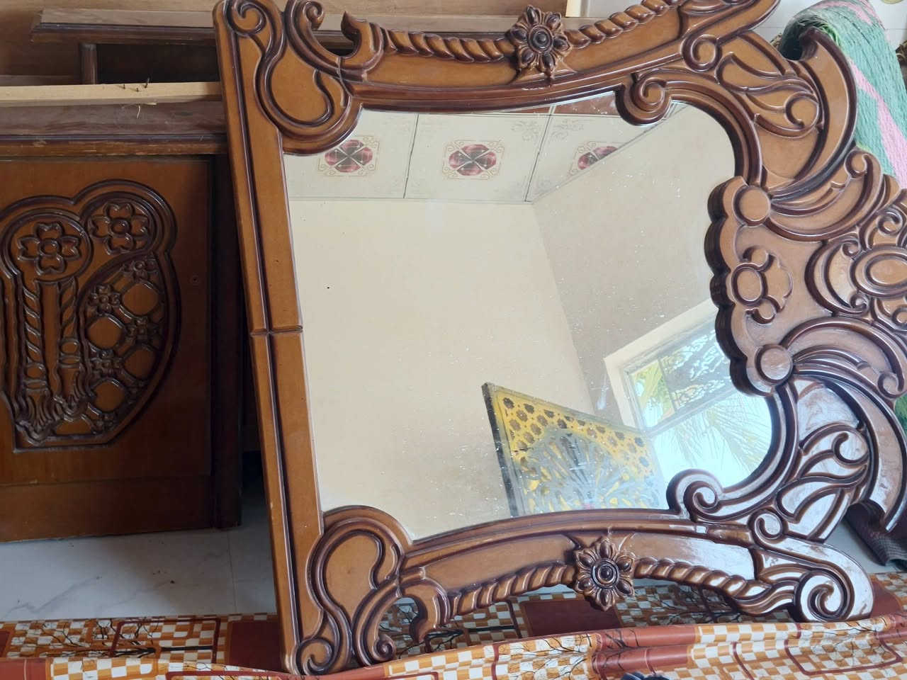غرفه اخشاب للبيع سعر غرفه 300      الرقم ***********
