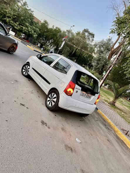 بسم الله الرحمن الرحيم

بيكانتو. كير عادي 

موديل ((2009))
ماشيه ((80)) الف كيلو
((كير عادي))
رقم بغداد انكليزي باسمي 
محرك 1400 لا دوانز ولا محسن. 

((وارد خليجي)) مكفوله كفاله عامه من الصبغ والحادث والتبديل حتى الدعاميات من الصبغ وبلاديه وكبس شركة
لون ابيض 
بدونً نواقص كير جديد محرك جديد مو مجفت ويخرخر دهن ولعبان نفس وكله على وضع الشركة صدر تايرات اربعه جدد دسكات فلاتر بطاريه كله جديد شلعه وبطناش وادامه ودهن كله تمام  تبريد تدفئه 
مواصفات عاديه 
شاشه دفدي اواكس. بلوتوث. 
كشنات جلد. بلاديه ويل كب شطح. حافظه مناضر داخل اسود وابيض 
دشبول جديد لا فطور ولا مشمع ولا مكشر 

رايدهة ب ((58 )) ورقه وبيهة مجال بسيط للشراي 
كلشي كاتب وكلشي واضح. مكاني الاعظميه شارع الضباط. 

اتصال فقط. ((***********))

السياره. بيضه وخليجيه ومكفوله من التبديل والفتح والصبغ. وباسمي وجداده. وسعر مناسب
