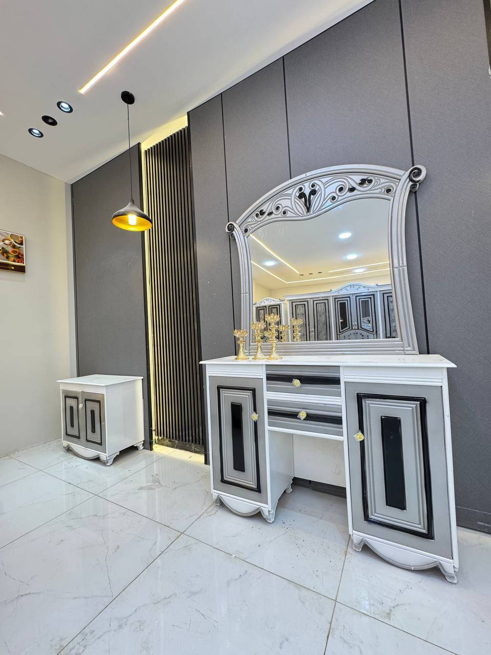 حصرياً الموديل الجديد   

السعر مليون دينار فقط 😍

غرفه نجاره قتصاديه 🛌

متكونه من 9 قطع مميزه 

الكنتور ارتفاع 240 طول 320 

مع الزاويه مجموع الطول 4 امتار 

السمك الخارجي للغرفه 5 ملم انديف

والسمك الداخلي 3 ملم معاكس ابيض

سعر الشازلون الخزان 75 الف 

سعر الشازلون المقعد 50 الف 

متوفر توصيل وشد داخل بغداد 😊

متوفر توصيل وشد لكافة محافضات العراق 🇮🇶


**إذا كنت صاحب هذا الإعلان وتريد حذفه لأي سبب، رجاءا أرسل رسالة إلى الدعم الفني**