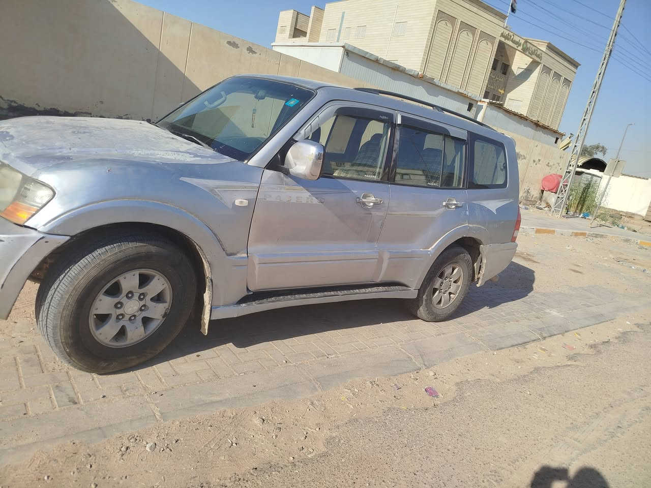 السلام عليكم. للبيع بسعر 58 او مراوس  فقط. باجيرو 2004 . رقم بابل دولي تحويل ثاني يوم مكينه وكير وتبريد  جاهزه. نقص حداديه 70بالميه  والبدي بي جراد  محتاج ترتيب  مكاني ديوانية 
*********** واتس فقط.
