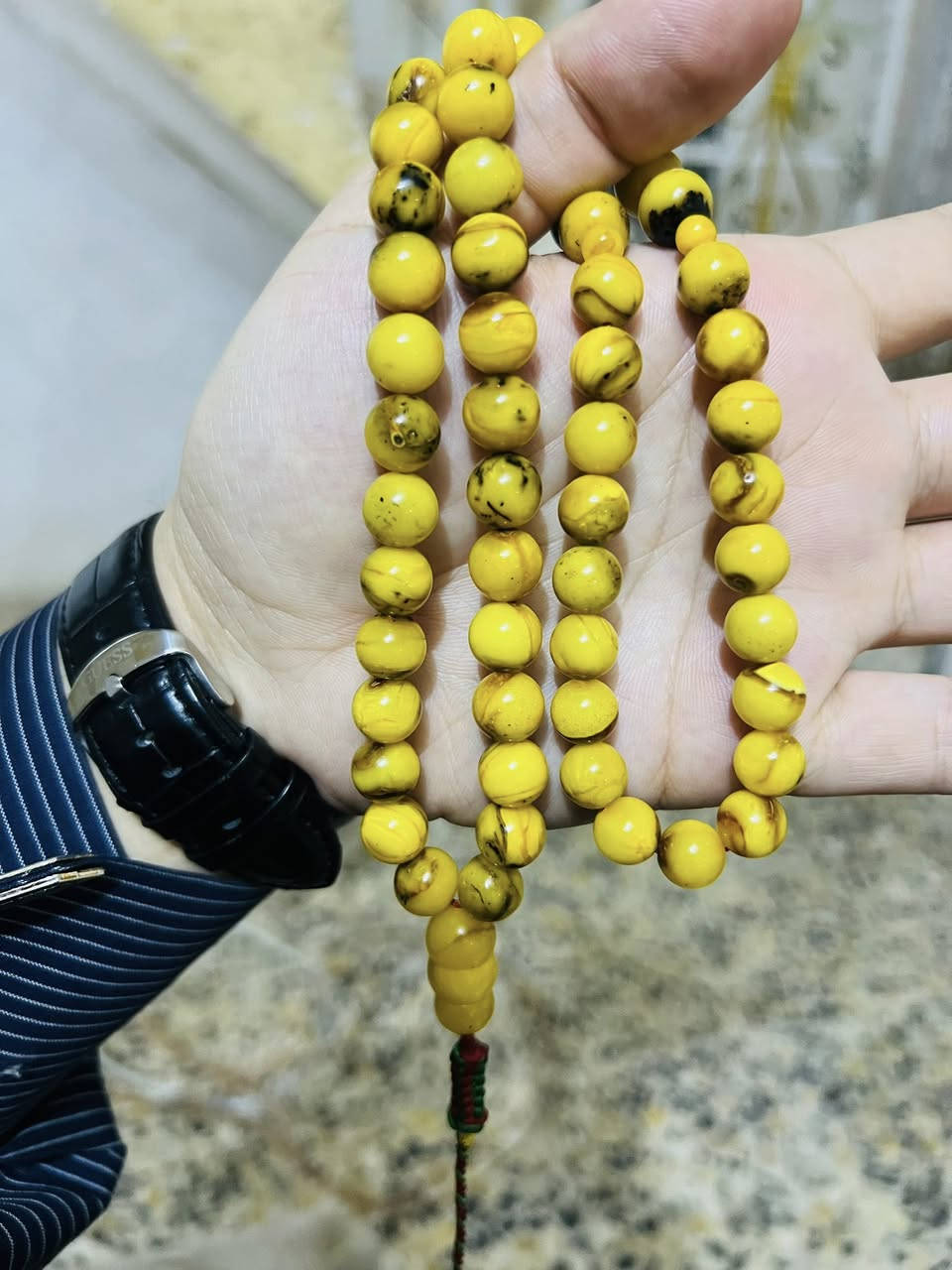 كهرب ملطخ موضح بصوره كدامكم
الوزن 40 غرام 
عدد الحبات 55 
شاهد /3 قطع 
سعر الغرام 2500 دينار 
الاستفسار ☎️/***********
وبل خدمه لاي استفسار مكاني حي اور
