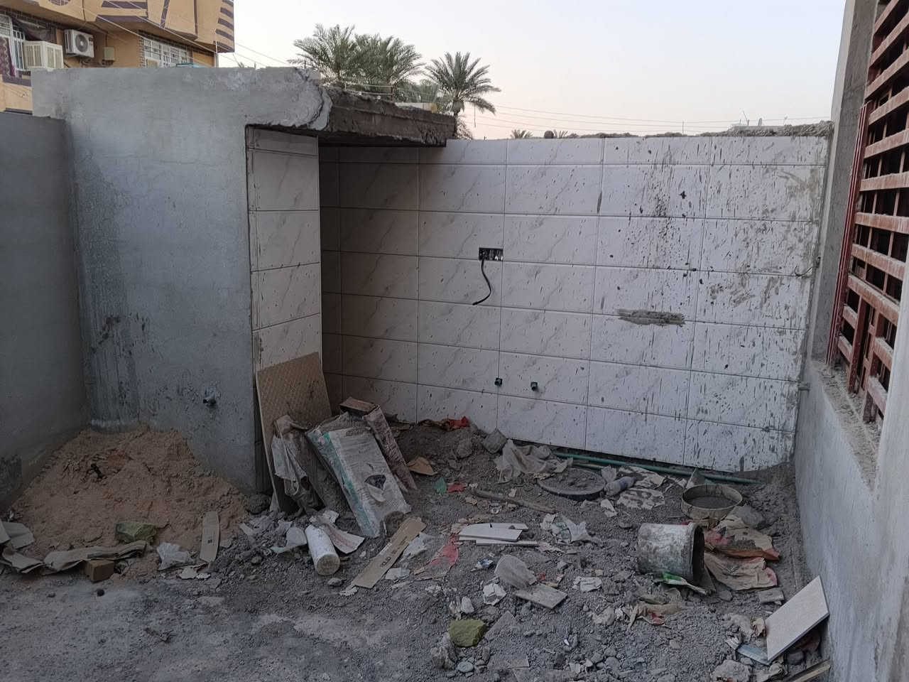 بيت مساحة 165 متر وجه 7ونص نزال 22 طابق واحد غرفتين المراسمة قبل المشروع
بي نواقص غير مكتمل
السعر 75 مليون
موبايل واتسب ***********
