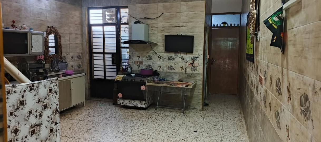 السلام عليكم بيت للبيع ١٠٠متر طابقين بناء حديث كله طابوك  الموقع الدوانم خلف السكه شارع ابو الدوش 
للاستفسار الاتصال ***********
