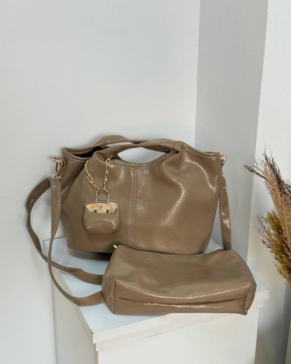 جنط نسائي
سعر المفرد 15 آلاف دينار
سعر الدرزن 120 ألف دينار
قياس 18 × 30 سم 
واتس اب :***********
واتس اب :***********
