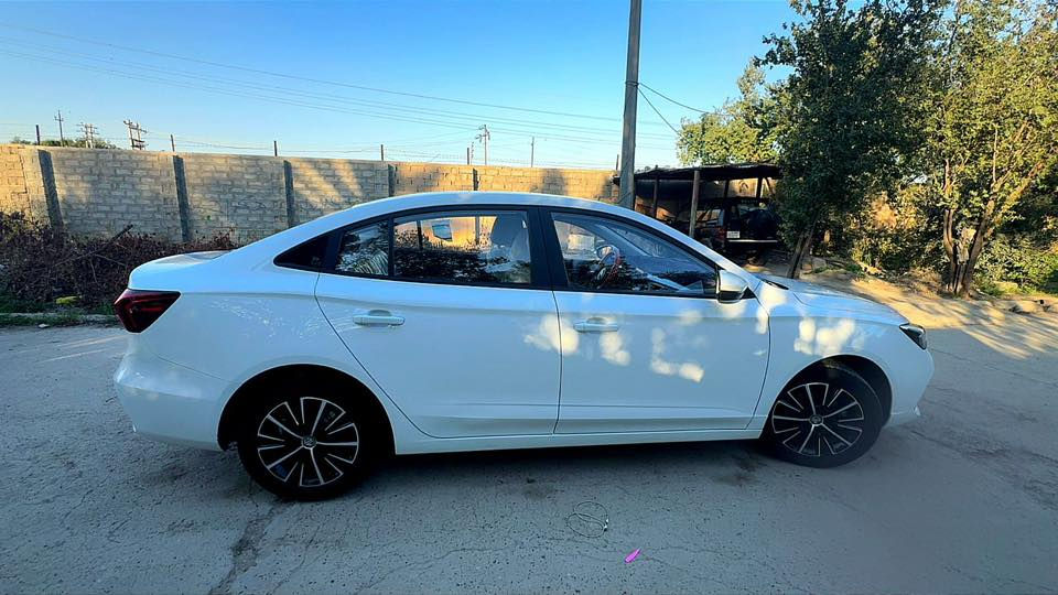 السلام عليكم … للبيع 
سيارة MG 5 plus موديل 25 
🏎️ ماشية 32 الف فقط 
🏎️ بصمه 
🏎️ شاشه كبيره 
وباقي المواصفات معروفة 
مكفولة كفاله عامة 
السعر ( 115 )$ وبيهه مجال 

للاستفسار ***********  بغداد
