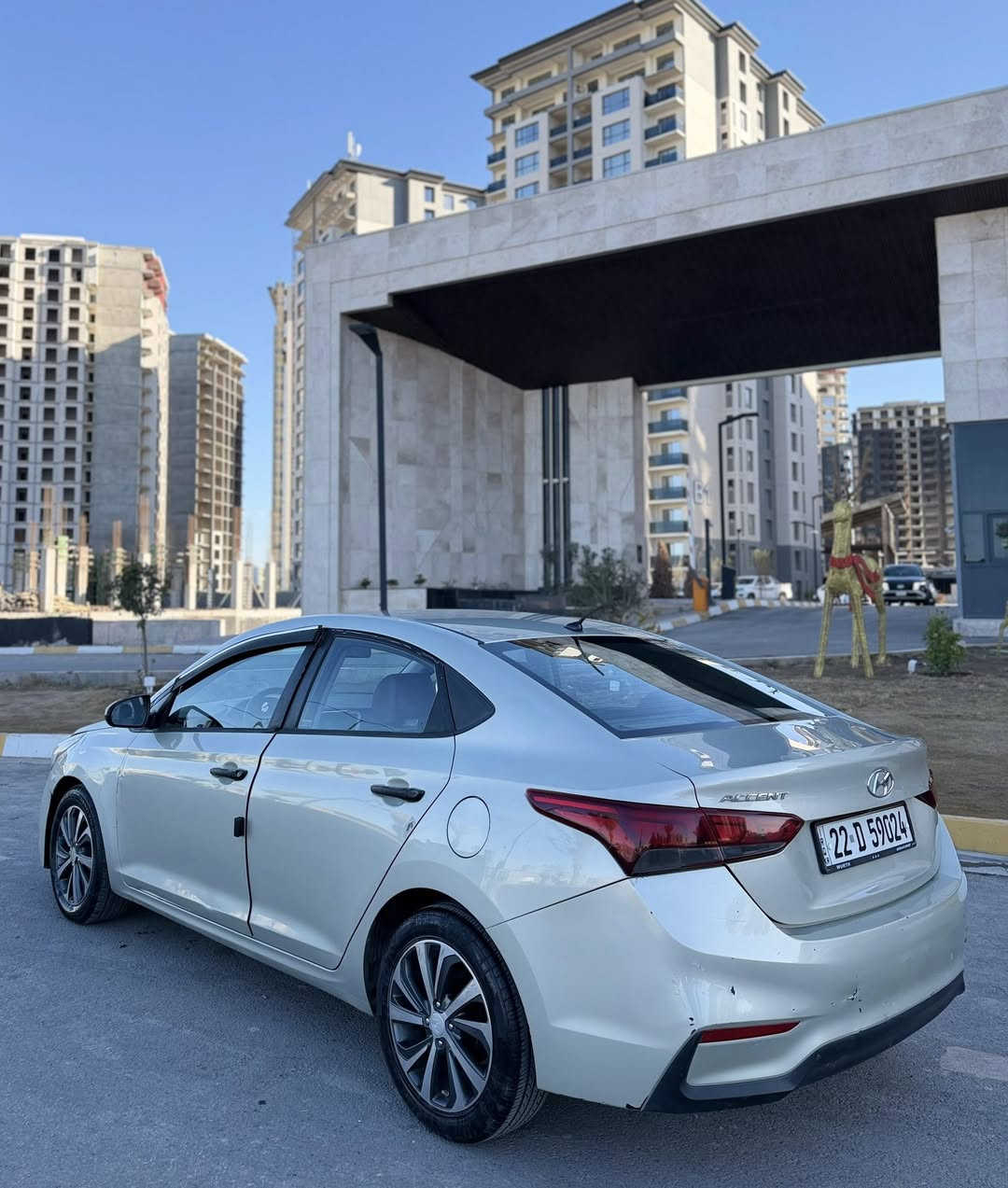 السلام عليكم 

هونداي أكسنت
 للبيع موديل 2018 محرك 1600
ماشيه 86 الف 
حادث بنيد وجاملغ السايق فقط 
ب98$ وبيه مجال بسيط 
العنوان بغداد حي الجهاد 
***********
***********
كورك واتساب
