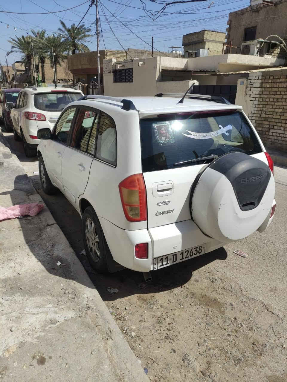 السلام عليكم ...

شيري تيگو 2014 محرك 2000 گير ميكانيكي المرغوب لون ابيض رقم بغداد انكليزي .. 

مراصفات .. فتحة سقف .. شاشة اندرويد .. كاميرا خلفية + حساسات خلفية .. تدفئة تبريد كشنات .. تحكم ستيرن .. لايت عدسة زرع سعره 200 الف + تحكم باللايت يصعد وينزل من يم السايق .. تدفئة شغالة .. تبريد ثلج ..

السيارة بيها صبغ دوسات أثر خياس .. ومكانين بارد بسيط .. والسونار موجود وية الصور ..

نقوصات .. الفتحة تحتاج تنظيف وتبديل لاستيكات مطرية .. التحكم ستيرن يحتاج تصليح او برمجة ما اعرف .. والسلكتر لازم يتعير .. كلها تكلف 100 الف بالزايد ..

السعر 67 وبيها مجال بسيط ..

رقم تليفون***********
