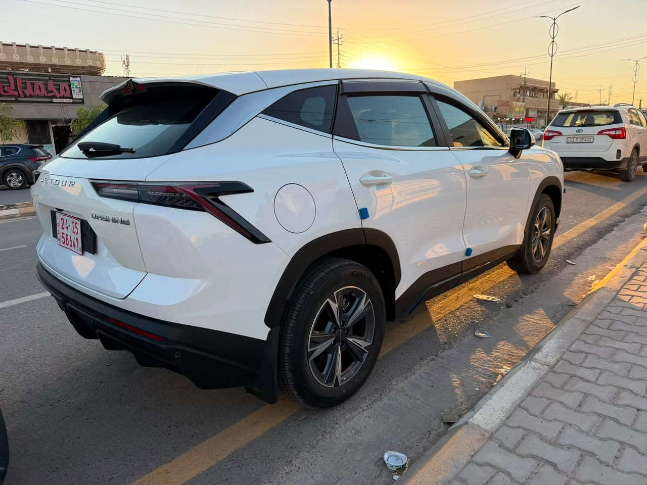 Dashing 1.5L Comfort جيتور
الموديل: 2026 (خليجي):

ویل قياس 18 إنج

كاميرا خلفية

حساسات خلفية

مثبت سرعة

شاشة عرض ترفيهية قياس 12.8 انج 

شاشة عرض معلومات القيادة قياس 8 انج

نظام صوتي عالي الجودة

نظام أبل كاربلاي وأندرويد أوتو لاسلكي

نظام اوامر و تحكم صوتي

مصابيح أمامية و خلفية أوتوماتيكية ليد LED

المرايا الخارجية كهربائية

دخول ذكي (بصمة)

تشغيل عن بعد

خاصية إغلاق النوافذ عن بعد

منفذ شحن سریع مزدوج Type-C

نظام تنقية مع الهواء مع فلتر N95

وسائد هوائية أمامية

انماط قيادة متعددة

نظام الفرامل اليديوية الأوتوماتيكي (Autohold) نظام التحكم بنزول المنحدرات

نظام المساعدة لصعود المرتفعات

نظام مراقية ضغط الاطارات

نظام المكابح المانعة للانغلاق ABS

نظام التحكم بالثبات

_________________________________________________

 السيارة كاتي (بدون رقم )تترقم شمالي

ماشية 1200فقط 

مكفوله كفاله عامه 

سعرها 22و800

مكان السيارة تكريت
***********
