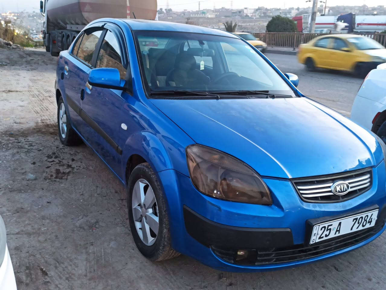 السلام عليكم
 كيا كولد برايد 
موديل 2009
سياره فول موصفات سلايت 
رقم كركوك الدولي 
هزه و سنويه جديده 
كابون بانزين الكتروني 
محرك وكير شرط
محرك 16دوش VVT
سياره بدون صبغ بيها ملاحظه يخصه صغيره باب الامامي بدون دواخل شرط والباقي مدام العين 
شرط التحويل 
السعر 90$ وبيها مجال 
🛑ملاحظه مهمه
 يرجى الاتصال من  الساعه 9 صباحأ إلى الساعه 9 مساء
#العنوان موصل الجديده شارع بغداد مجاور سنتر بغداد
#مكتب ال رزان للسيارت
***********
***********
