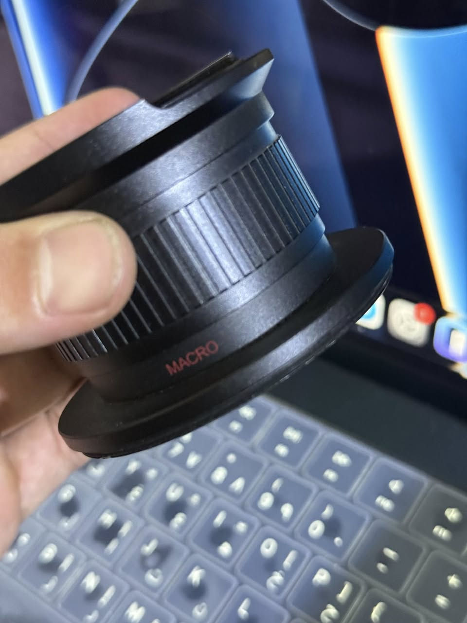 محول عدسة fisheye ومايكرو بنفس للوقت قطعتين
اذا تخلي عدسة ٥٠ ملم تصير ١٧ ملم والجزء الثاني تفتحة تصير مايكرو 
القطعة للكروب فريم بس تشتغل على الفول فريم بvignette 
قياس ٧٢ و٥٨ تكدر تركب رنك متغير للقياس
سعرها ٥٠ الف


**إذا كنت صاحب هذا الإعلان وتريد حذفه لأي سبب، رجاءا أرسل رسالة إلى الدعم الفني**