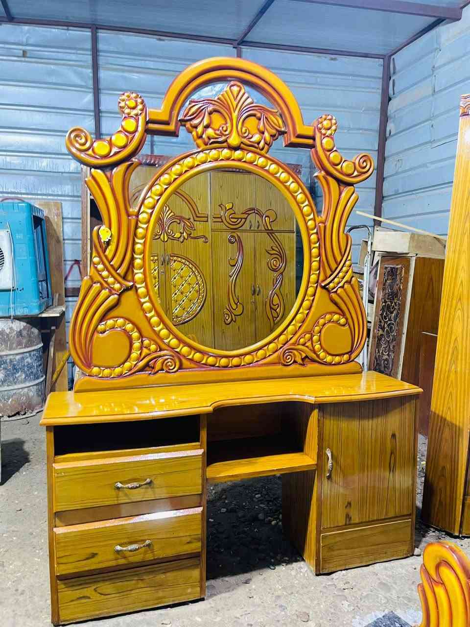 غرفه اخشاب للبيع ست ابواب ملحق نضيف اخت الجديده استعمال كلش قليل صاج داخل وخارج زاويه كنتوريه السعر 650الاتصال على الرقم *********** بغداد متواجد واتساب وعندي توصيل بكروه بدون حجز اليريده ايراسل وتساب
