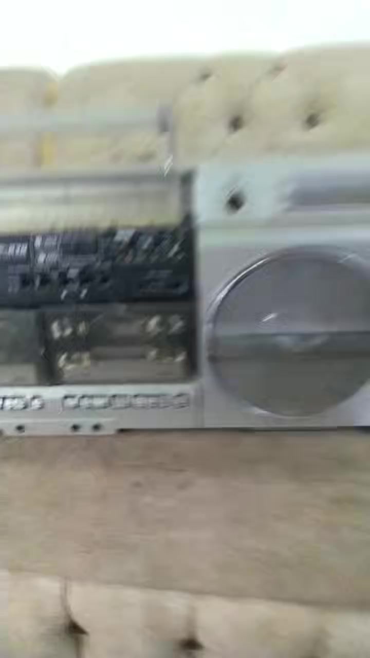 انتيكات لمحبين وهواه الانتيكات الصوتيه.. دزلي صوره واجاوبك بالسعر.. التفاصيل بالفيديو.. *********** يوجد توصيل
