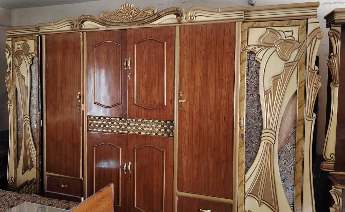 غرفه نوم مسرح نضافه ٩٠ بل ميه السعر ٩٠٠ وبيها مجال العنوان الرمانه*********** أو واتساب 

ادمن وافق
