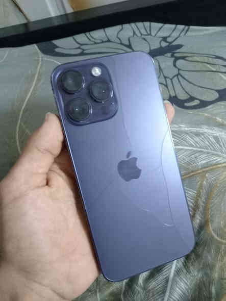 آيفون 14 برو ماكس ذاكرة٢٥٦ دبل سمكارت شرق أوسط بطاريته ٨٥ الضهر مكسور شوي لون انفسجي ومبدل بي شاشه فقط والشاشه احسن نوعيه بالسوك بدلتها ٢٥٠ الف السعر ٦٥٠ وبي مجال بسيط عنواني بغداد مدينه الصدر رقمي ***********
