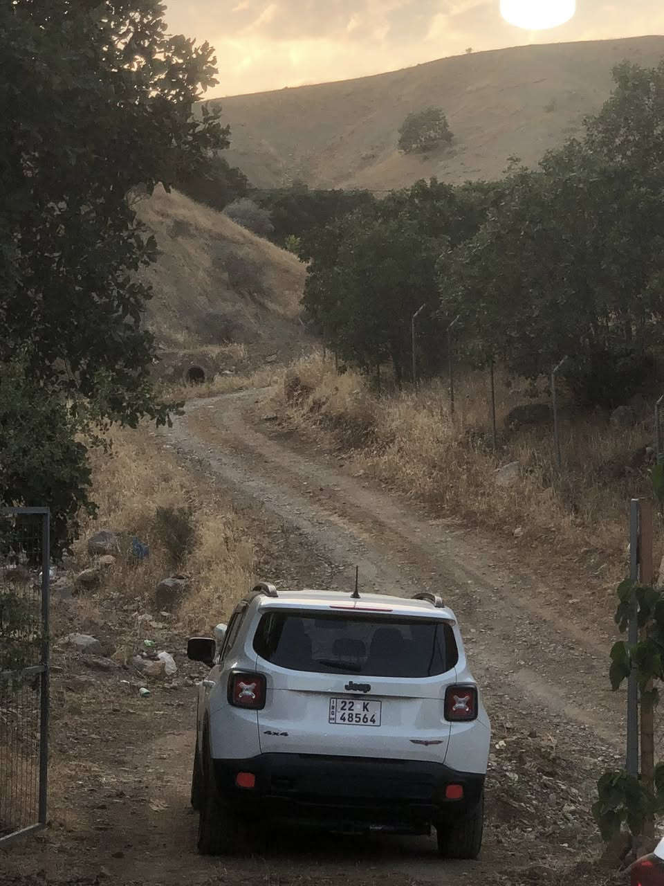 جيب رينيجد ٢٠١٦ ترايل هاوك
رقم اربيل دولي مكان سيارة سليمانية
بيها ثلاث قطع بدون دواخل موضح بالصونار
محرك مفتوح للكازكيت 
كتبت كل شى عن سيارة و سعرها ١١٠ و بيها مجال شراى يتواصل على واتساب ***********
