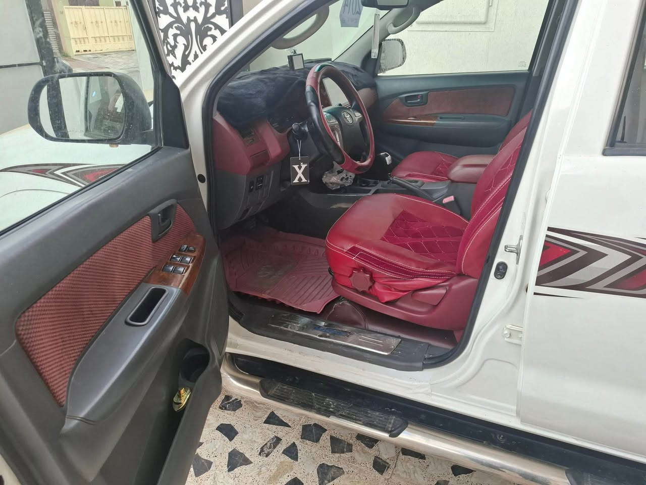 تويوتا هايلوكس 2014  شركة سيد نهرو 

سعر  240 $ وبيها مجال 

بدون صبغ بدون ضرر فقط بيها شبر بارد بالچاملغ سايق

گير و محرك ابشرط مامفتوح بدون صوت بدون بخار 

دينار مصرف مابيها سياره ماشيه 124 كيلو مه تر

سنويه جديد لل 2029 سنويه بسمي تحويل ثاني يوم

مكاني كركوك خابر و تدلل *********** كركوك, العراق
