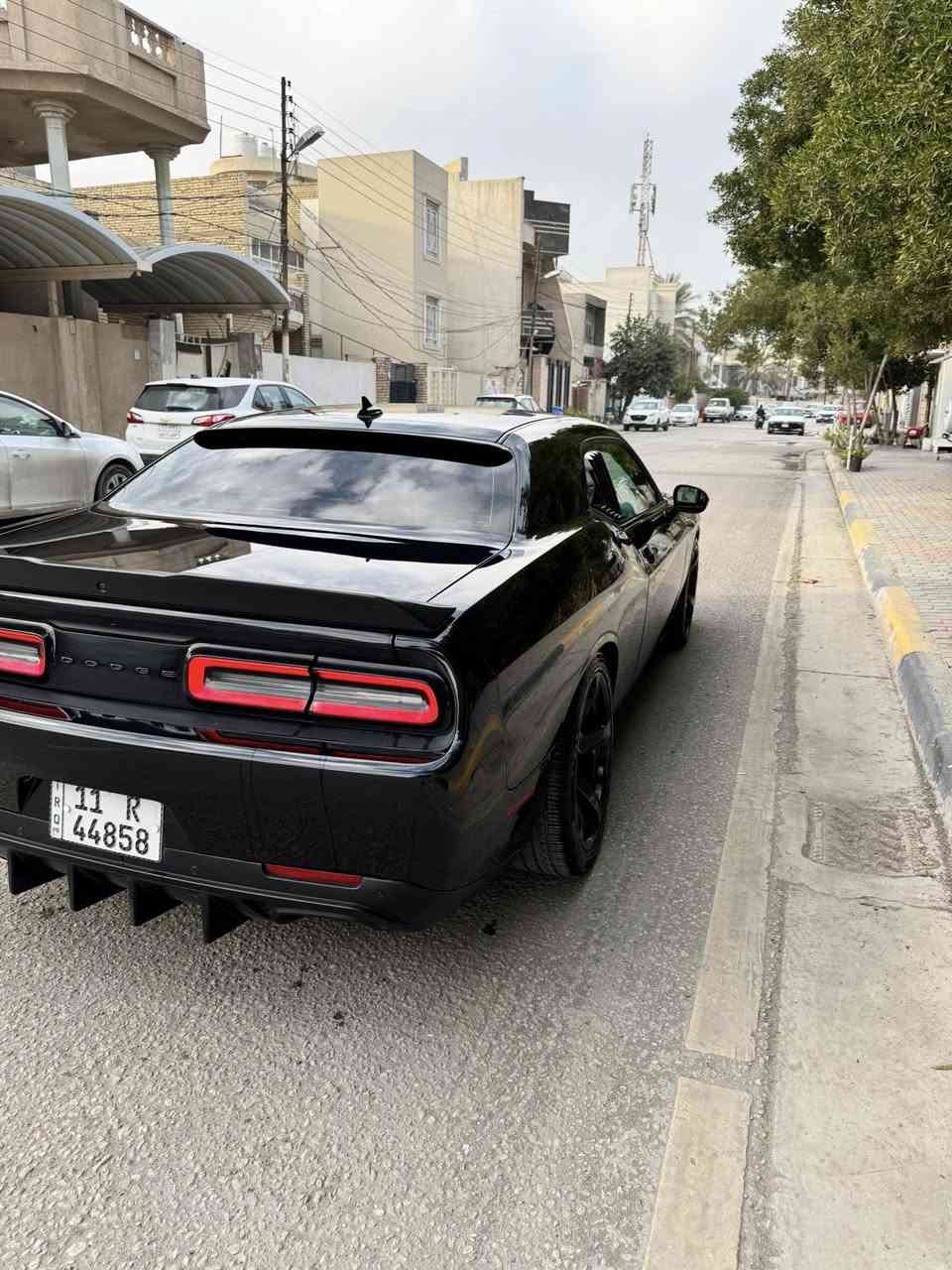 السلام عليكم 
جالنجر 2023 اخر اصدار 
مراوس ب 8 سلندر جارجر موستنك Gt
السياره فول ماعدى السلايد 
مواصفاته معروفه 
كشنات جلد 
تدفئه وتبريد بل مقاعد 
خزن ميموري 
رادر جانبي وخلفي 
المري نزول ذاتي 
تدفئه مقود 
ستيرن كهرباء 
شاشه جبيره 
بعد بيه هواي مواصفات
اضافات 
ويل نجمه خسفه قويه 
كفر فجوج 
شفقه 
سكوبات
دفيوزر خلفي 
زراعه لدات متغير بل جهاز 
دركه srt

مكينه 3600
كير مكينه حداديه تبريد كفاله 
السياره احلى من الصور 
مكان السياره كربلاء 
***********
